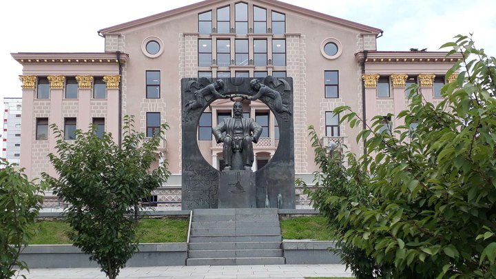 Monument Of Ilia Chavchavadze