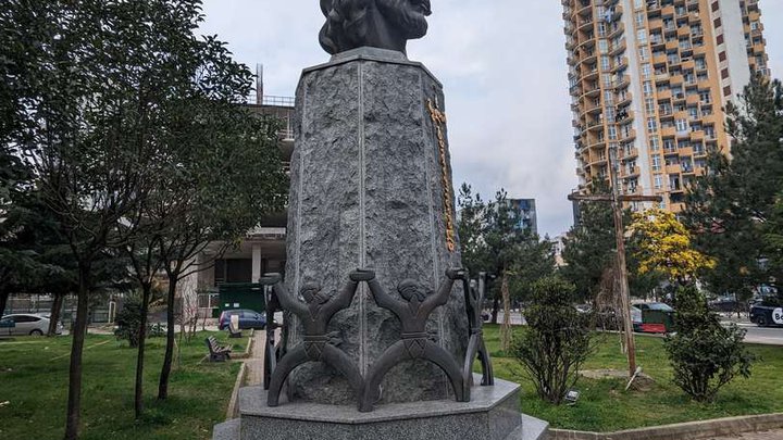 Selim Khimshiashvili Monument