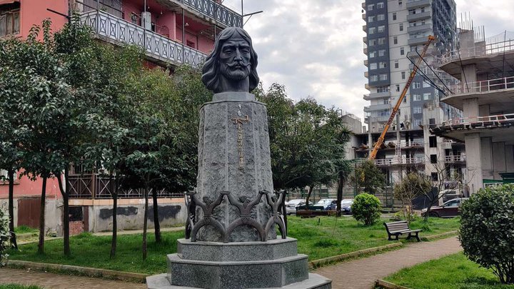 Selim Khimshiashvili Monument