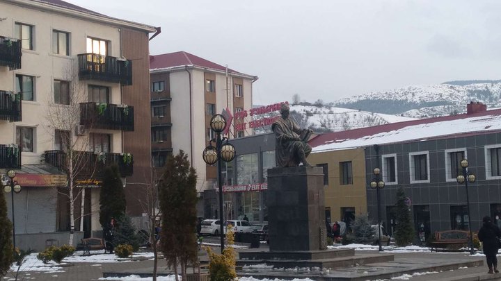 შოთა რუსთაველის ქანდაკება
