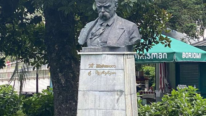 ტარას შევჩენკოს ძეგლი