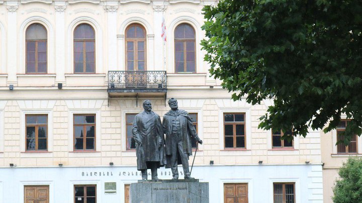 Памятник Церетели и Чавчавадзе