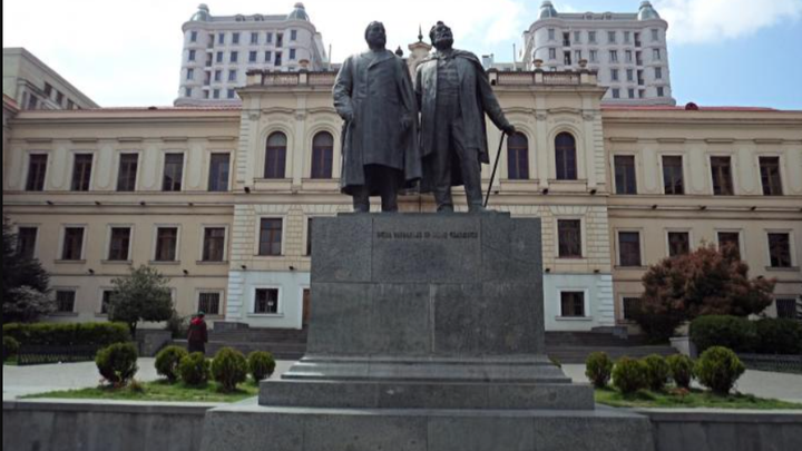 Памятник Церетели и Чавчавадзе