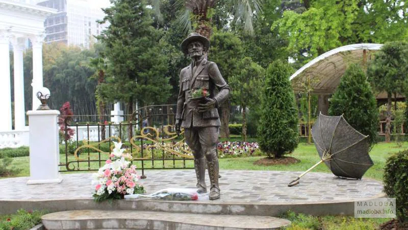 Памятник Ясону Гордезиани