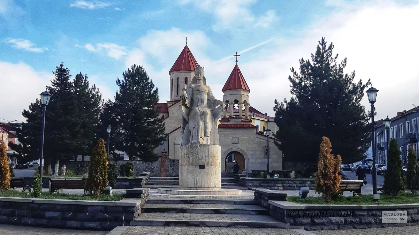 თამარა მეფის ძეგლი