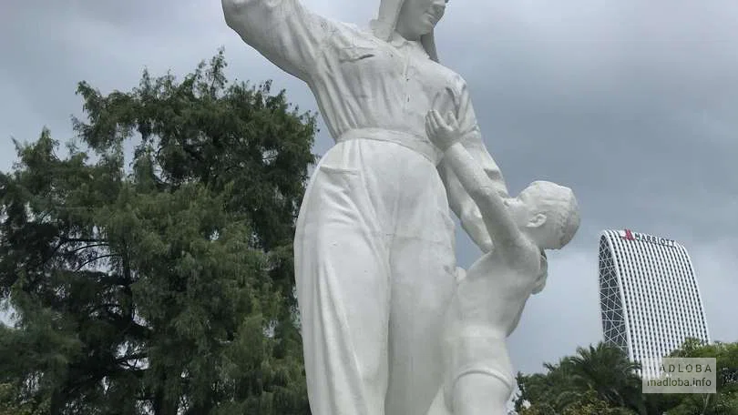 Памятник Фадико Гогитидзе