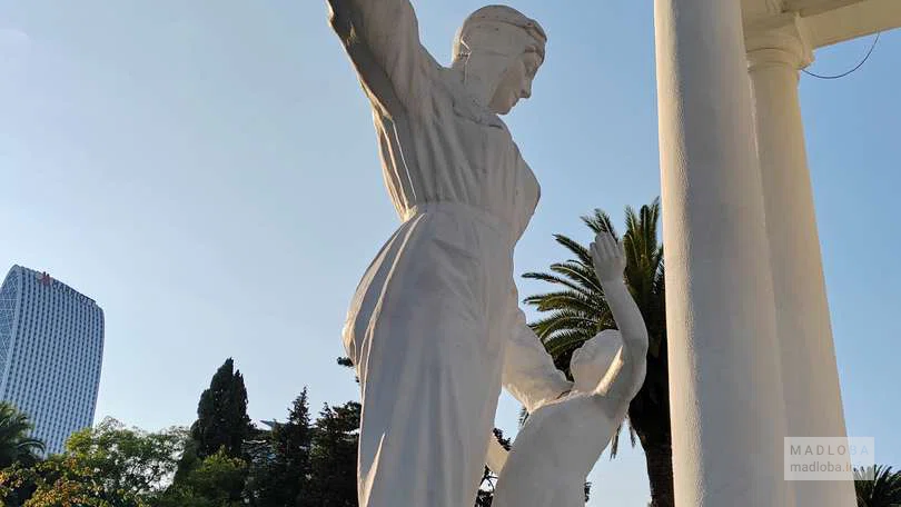 Памятник Фадико Гогитидзе