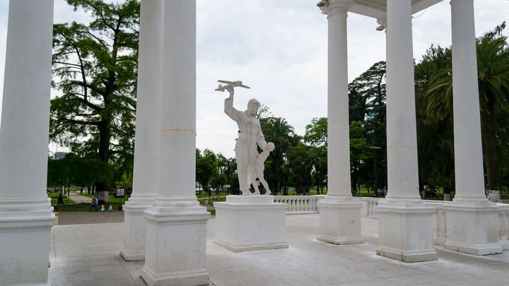 Sculpture of Fadiko Gogitidze