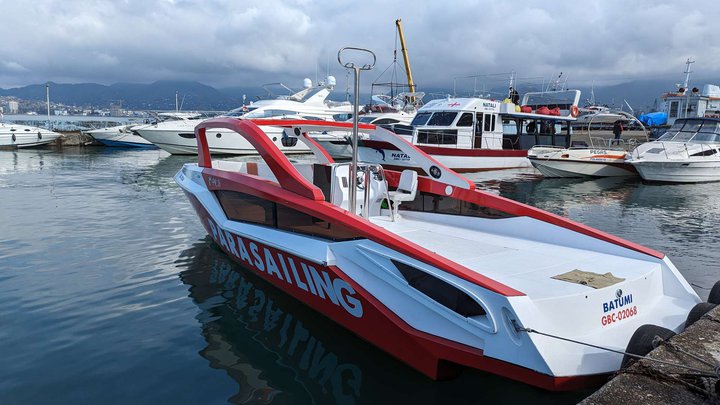 ნავი "Para Sailing"