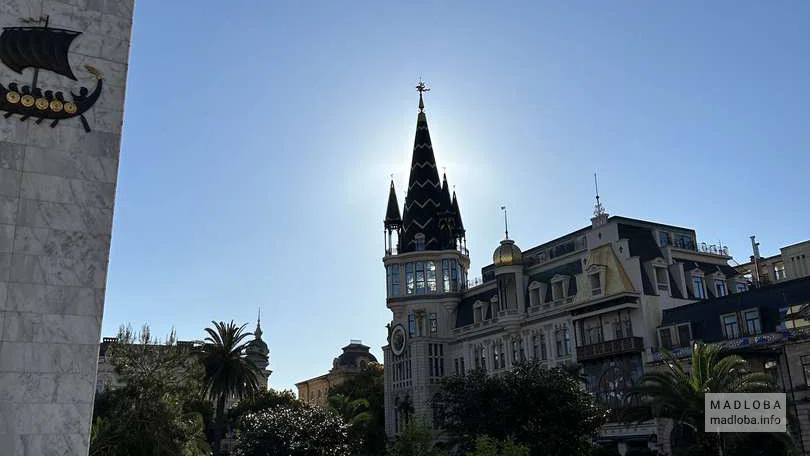 Парк со скульптурами возле Площади Европы