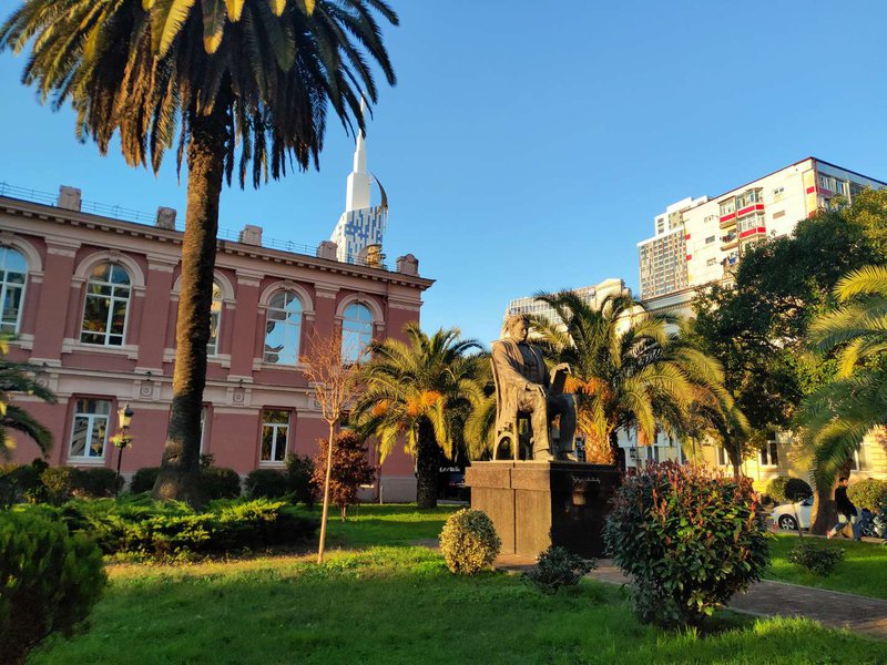Парк возле Площади Европы в Батуми - 3.jpeg