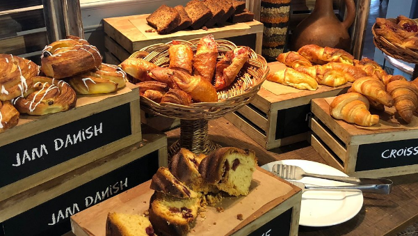Parnas Cafe Lounge & Restaurant Marriott Hotel