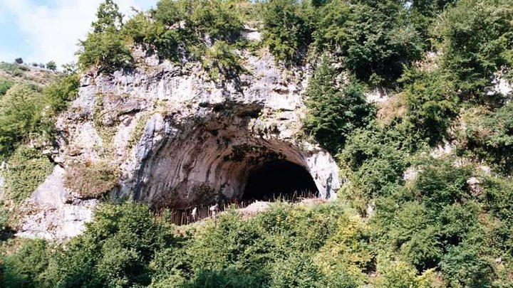 Dzudzuana Cave