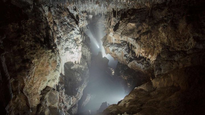 Navenakhevi Cave
