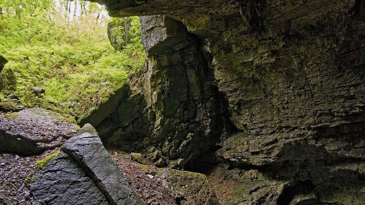 Shurubumu Cave