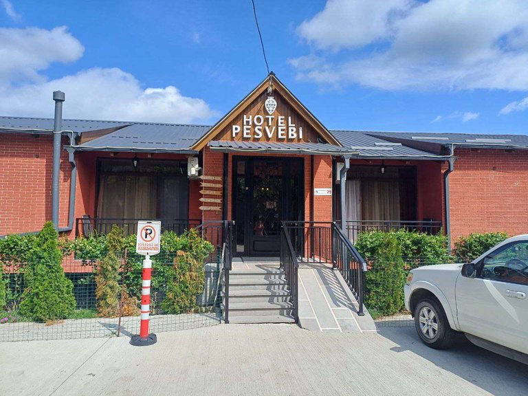 🏡 Boutique hotel without signs and with wine: an honest review of Pesvebi Design Hotel near Borjomi