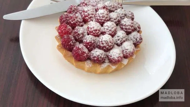 Корзиночка с малиной