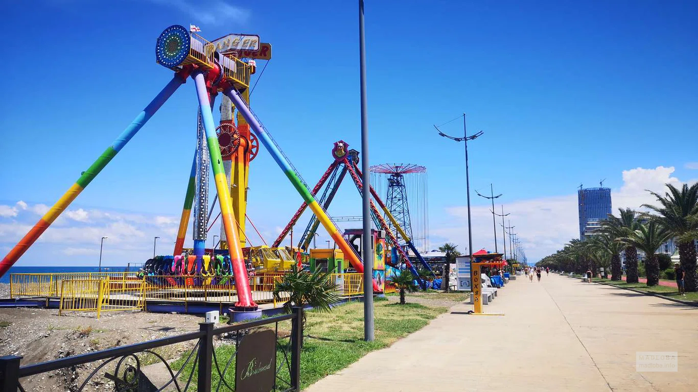 Beach near the Luna Park (children's attractions)