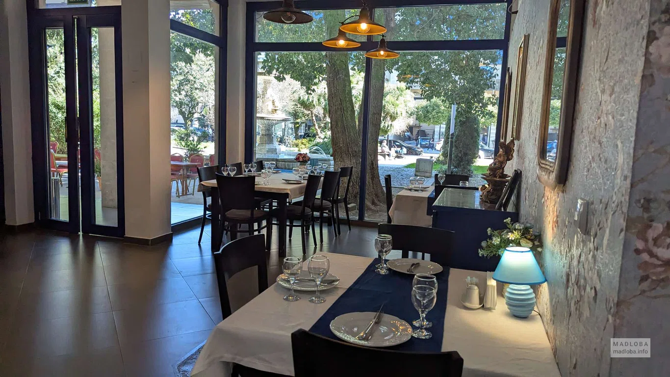 Столики в ресторане Porta Blu