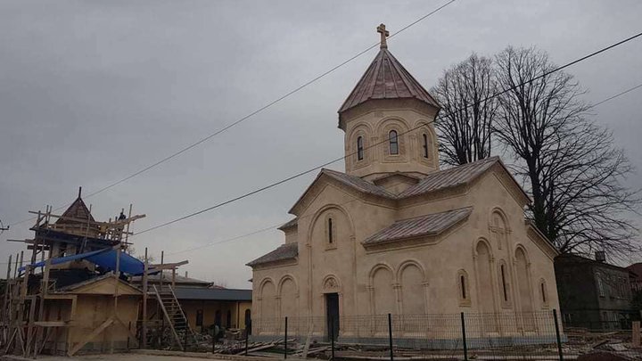 ზუგდიდის წმინდა პეტრესა და პავლეს სახელობის ეკლესია