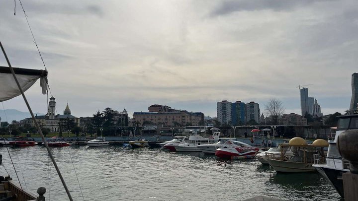 Пристань для прогулочных яхт, лодок и кораблей