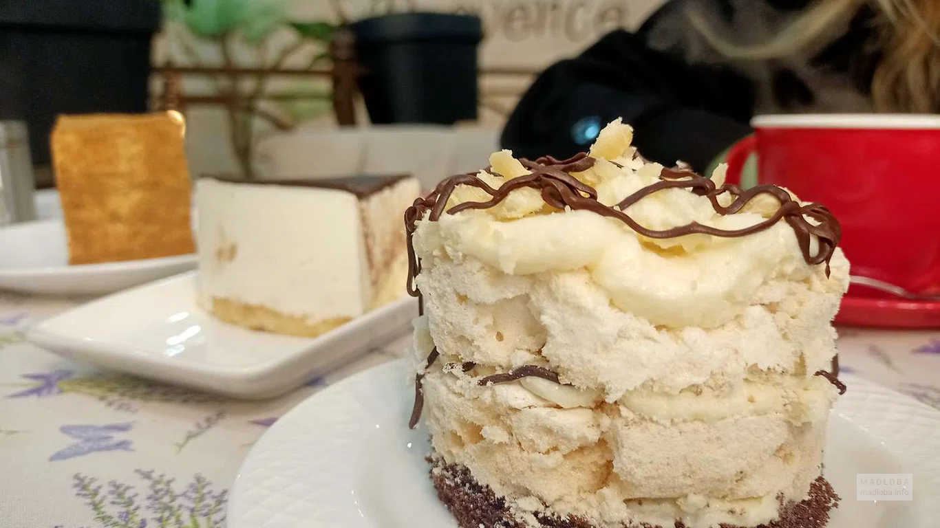 Десерт в Provence cafe Batumi