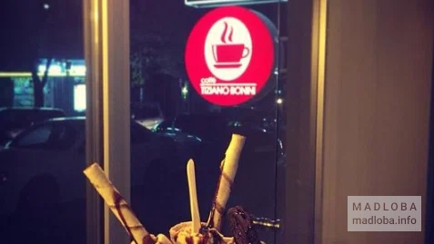 Мороженое в кафе Public Bakery