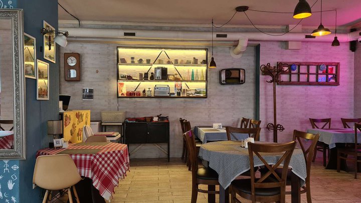 RADIO Kitchen & Bar