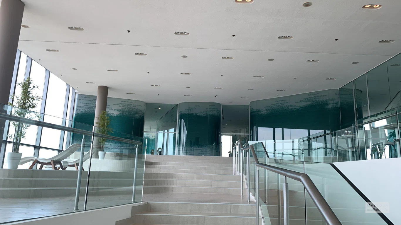 Холл Radisson Blu Iveria Hotel, Tbilisi City Centre