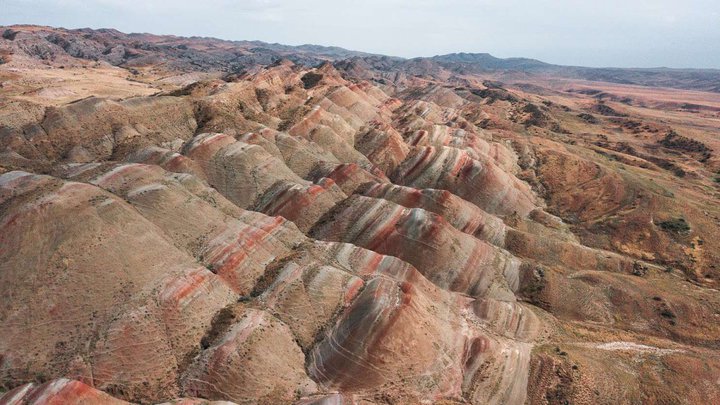 Multi-colored mountains of Mravaltskaro