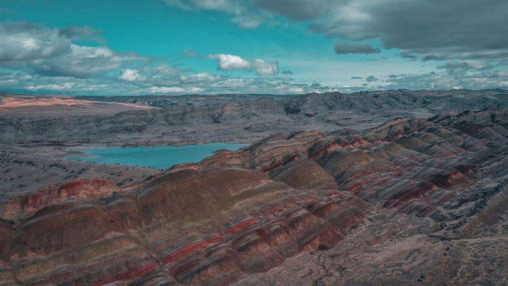 Multi-colored mountains of Mravaltskaro