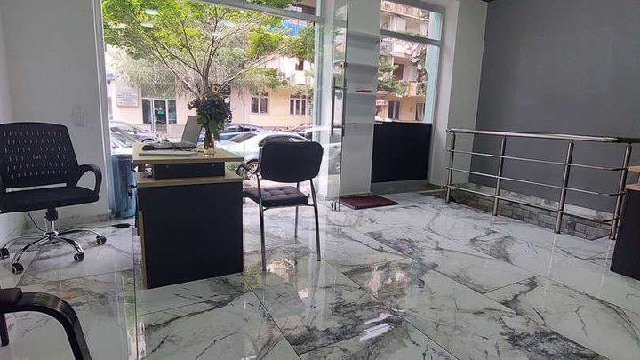 Real estate agency (Vakhtang Gorgasali St. 41)