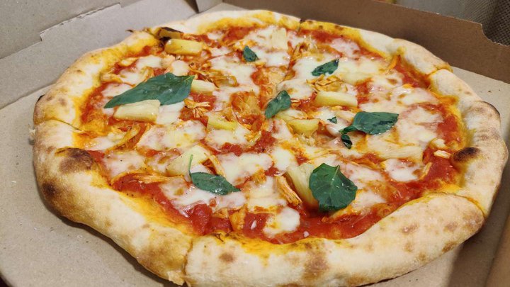 Red Hot Pizza (food delivery)