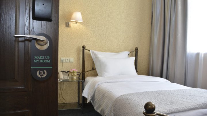Redline hotel