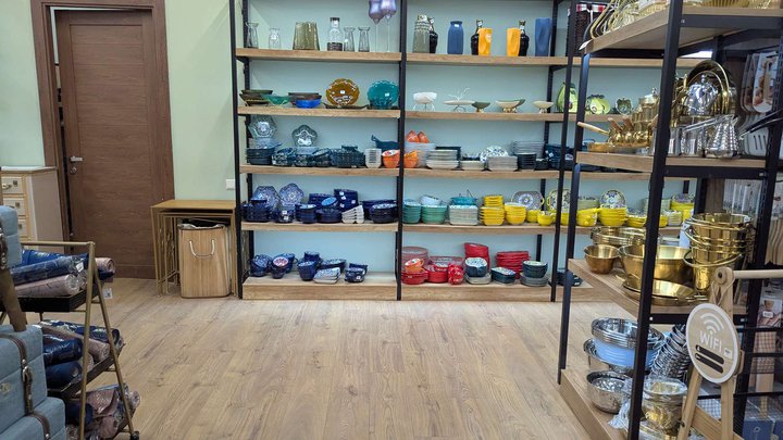 Regalo Gallery (Metro City Moll)
