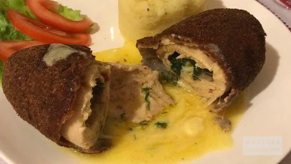 Блюдо грузинской кухни в ресторане Первак