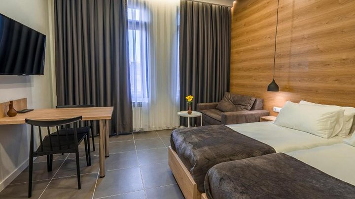 8 Rooms Apartotel On Meidan