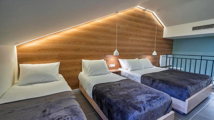 8 Rooms Apartotel On Meidan