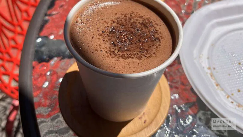 Подача кофе в Royal Coffee