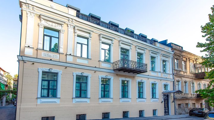 Royal Hotel