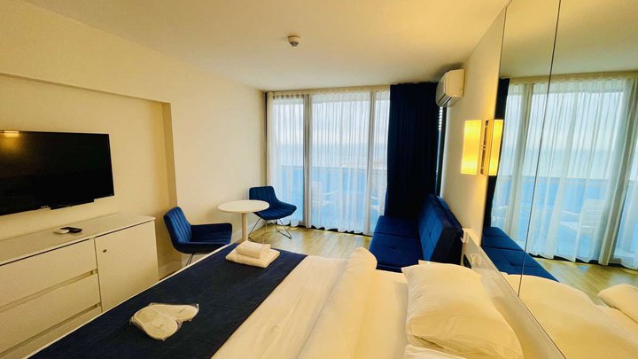 Royal Sea Breeze Apartment
