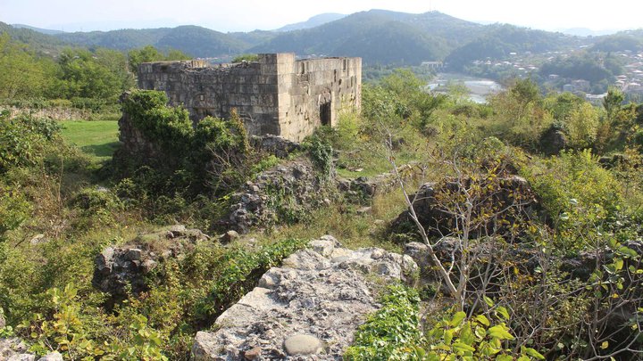 Ruins of the palace of the kings and the church of St. George