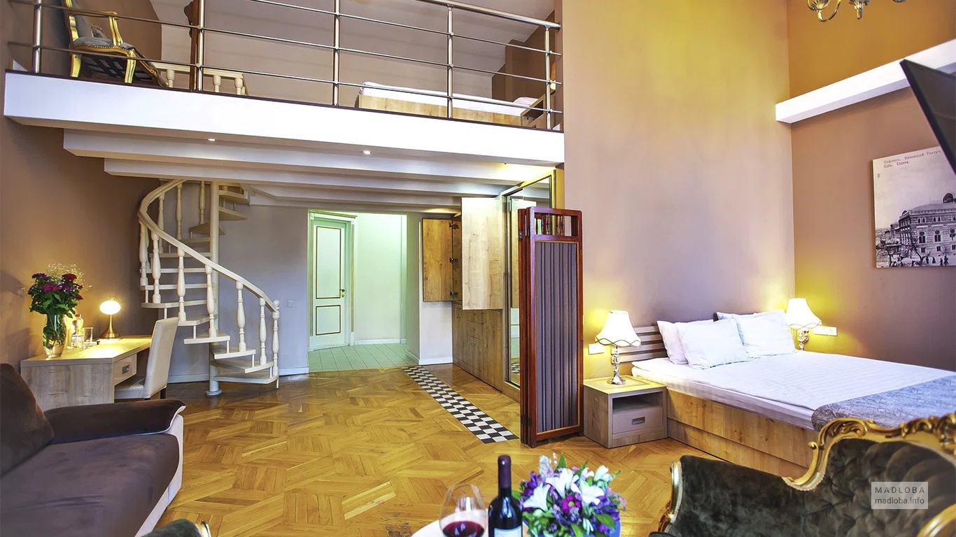 Двухуровневый номер в Rustaveli Hotel