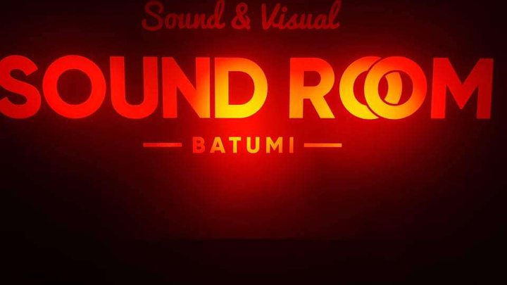 SOUND ROOM