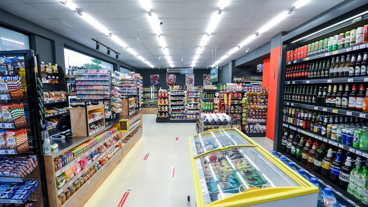 Spar on the street King Mirian 23
