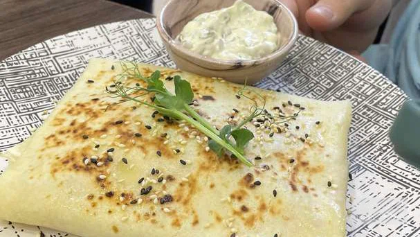 Национальное блюдо в кафе Sabroso