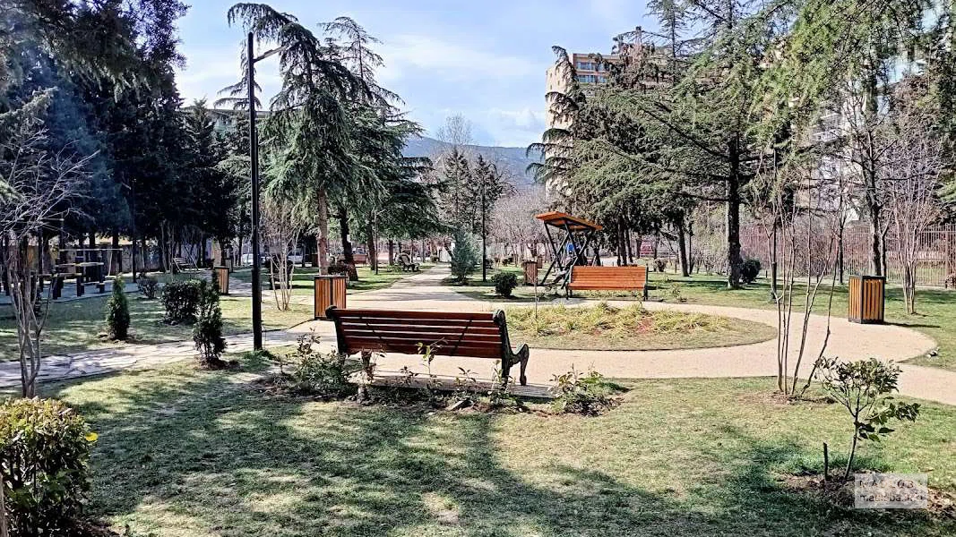 Сад Квакарели" в Тбилиси