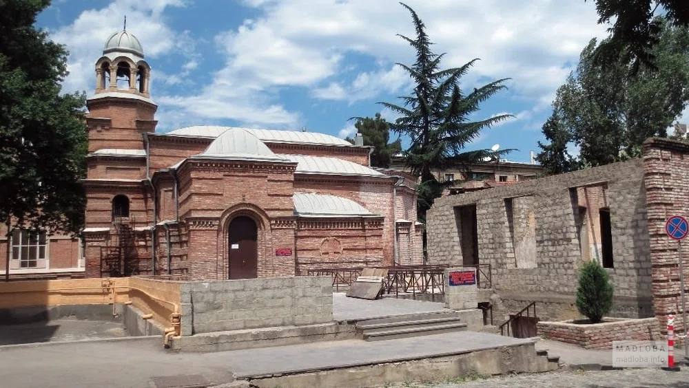 Церковь Святой Нино