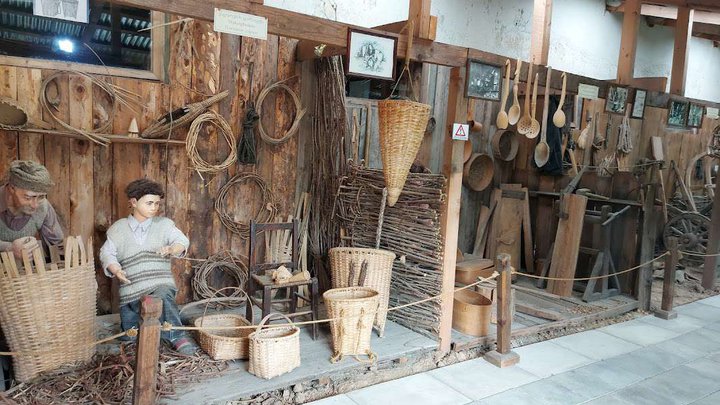 Kemal Turmanidze's Salon and Workshop in Batumi is the Keeper of Traditional Georgian Wood Carving