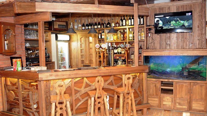 პაბი სპორტული მაუწყებლობით Samson Budweiser Pub